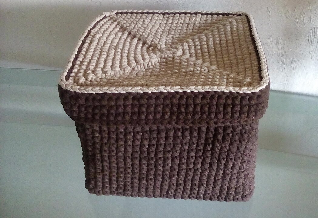 kuferek z włóczki kuferek z włóczki